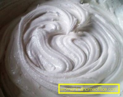 Cum să faci o înghețare albă pentru tort?